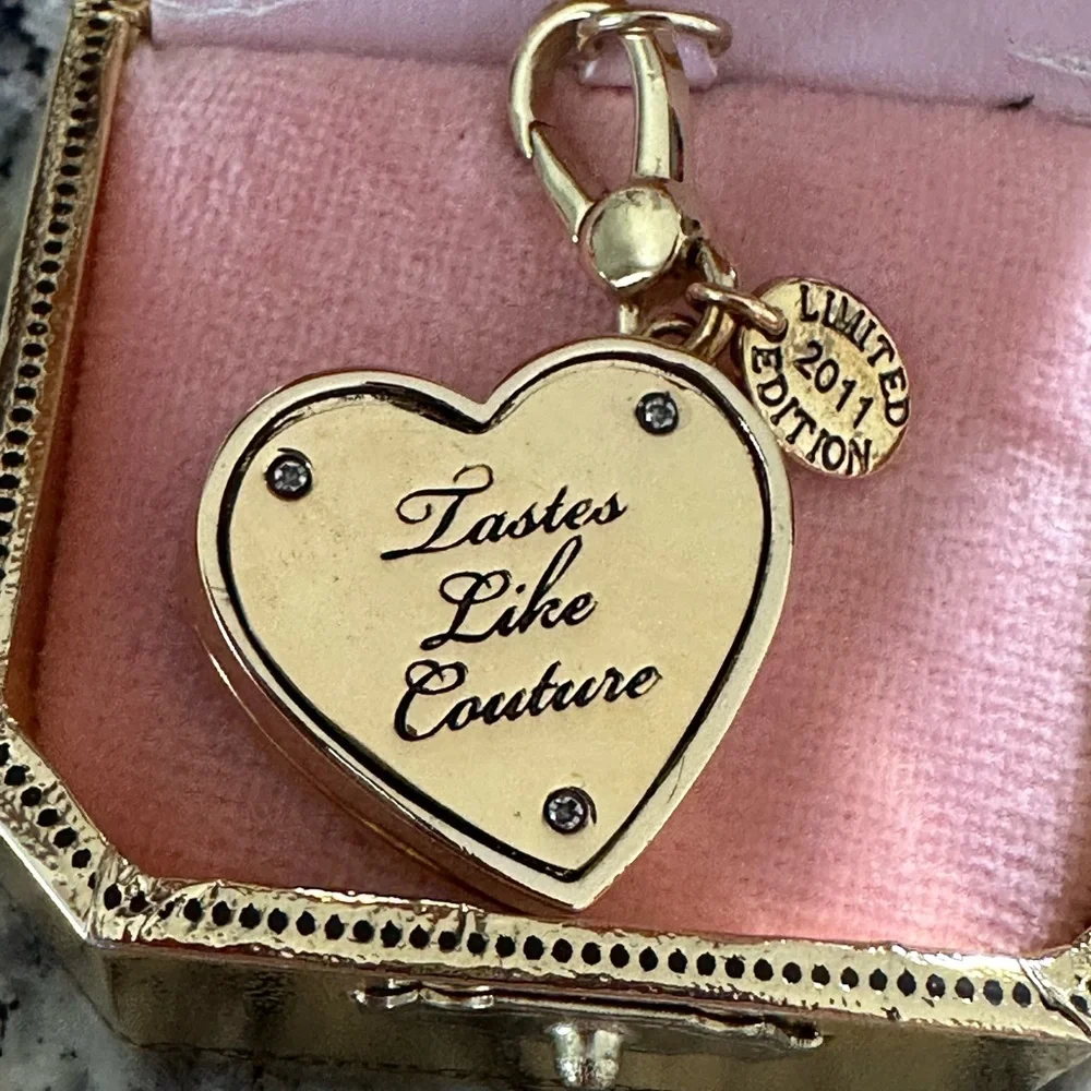 Juicy Couture 2009 Limited Edition Valentine Box of Chocolates Charm YJRU2672 - Picture 6 of 15